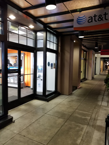 AT&T, 4626 25th Ave NE, Seattle, WA 98105, USA, 