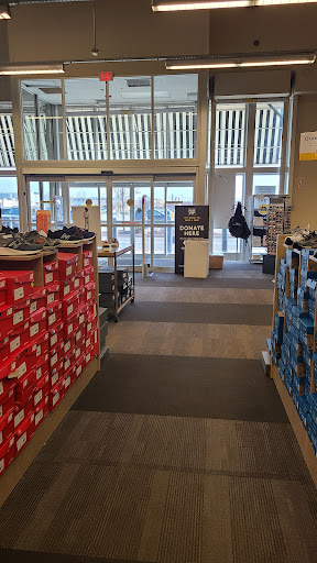 Shoe Store «DSW Designer Shoe Warehouse», reviews and photos, 720 Jefferson Rd, Rochester, NY 14623, USA