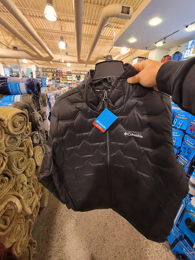 Sportswear Store «Columbia Sportswear Outlet Store», reviews and photos, 10746 Emerald Coast Pkwy, Destin, FL 32550, USA