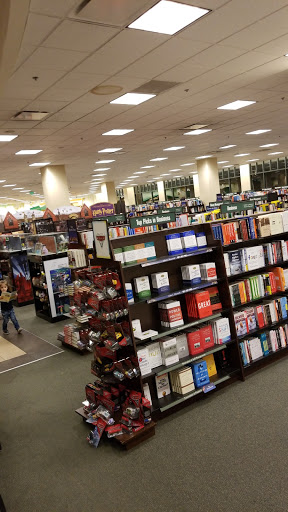 Book Store «Barnes & Noble», reviews and photos, 210 Americana Way, Glendale, CA 91210, USA