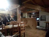 Atmosphère du Restaurant Le Grillon à Morzine - n°15