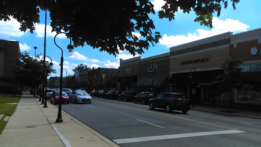 Clothing Store «Banana Republic», reviews and photos, 103 S Washington St, Naperville, IL 60540, USA