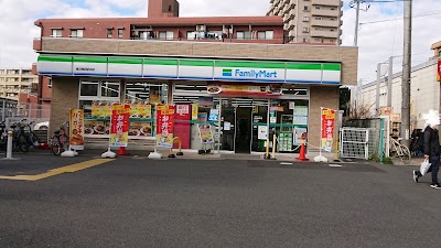 ファミリーマート 横浜鴨居駅前店