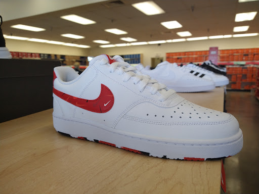 Shoe Store «Famous Footwear Outlet», reviews and photos, 5580 International Dr, Orlando, FL 32819, USA