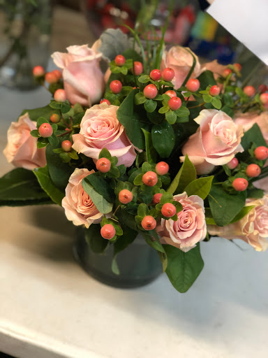 Florist «Illusion Florist & Events», reviews and photos, 12231 SE Stark St, Portland, OR 97233, USA