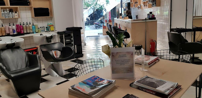 Opinii despre Hair Bar by Zissis Tambas în Βόλος - Κουρείο