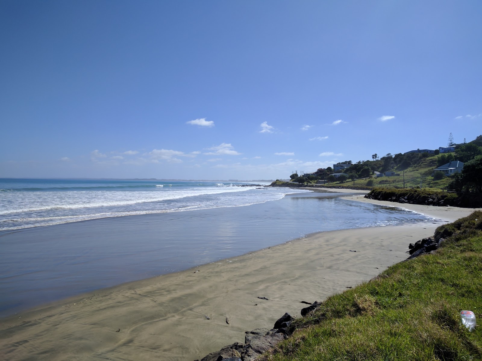 Foto de Ninety Mile Beach con recta y larga
