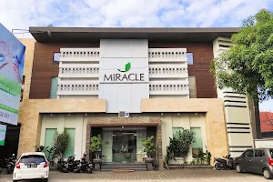 Miracle Aesthetic Clinic Lombok image