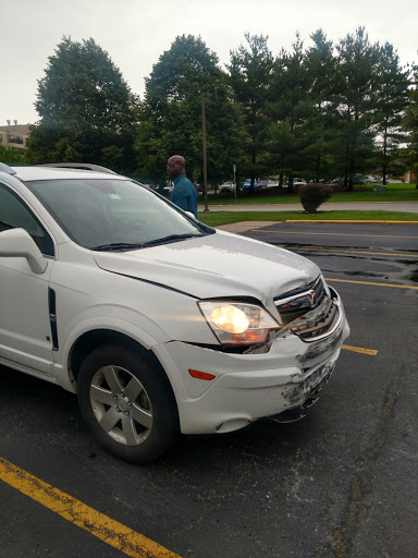 Tire Shop «Discount Tire Store - Westmont, IL», reviews and photos, 6455 Cass Ave, Westmont, IL 60559, USA