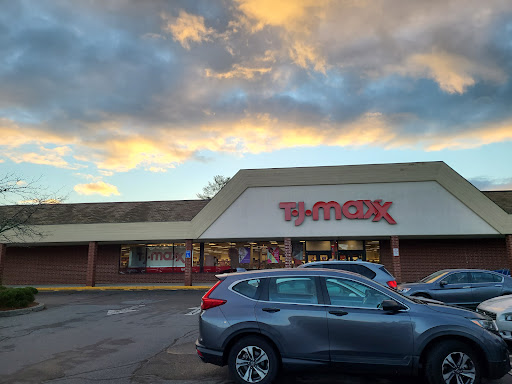 T.J. Maxx, 297 Great Rd, Bedford, MA 01730, USA, 