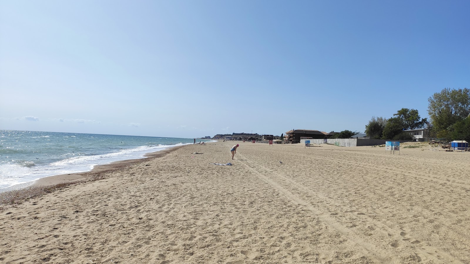 Foto von Plyazh Hrybivky mit beiger sand Oberfläche