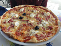 Pizza du Pizzeria Centr'Halle à Fleury - n°6