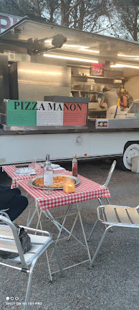 Atmosphère du Pizzas à emporter Pizza Manon à Saint-Mitre-les-Remparts - n°1
