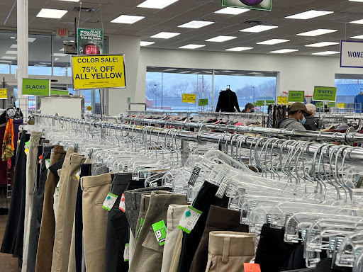 Thrift Store «Goodwill Retail Store of Chesterfield – Forum Center», reviews and photos, 11 Forum Shopping Center, Chesterfield, MO 63017, USA