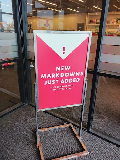 Shoe Store «DSW Designer Shoe Warehouse», reviews and photos, 6971 Grand Ave, Gurnee, IL 60031, USA