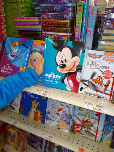 Shopping Mall «Hampton Plaza Shopping Center», reviews and photos, 4033 W Mercury Blvd, Hampton, VA 23666, USA