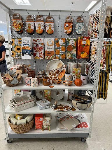 Home Goods Store «Tuesday Morning», reviews and photos, 2516 Cantrell Rd i, Little Rock, AR 72202, USA