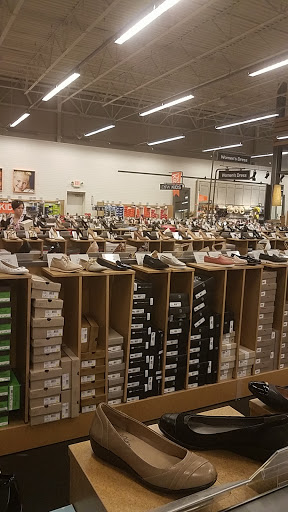 Shoe Store «DSW Designer Shoe Warehouse», reviews and photos, 270 Daniel Webster Hwy, Nashua, NH 03060, USA