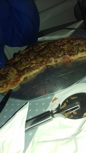 Davardi's Pizza Bar - Pizza