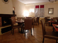 Atmosphère du Restaurant Logis Hôtel de Paris à Jaligny-sur-Besbre - n°6
