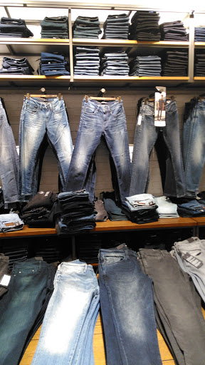 Stores to buy jeans Antalya