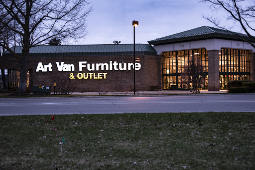 Art Van Furniture - Traverse City, 1775 Oak Hollow Dr, Traverse City, MI 49686, USA, 