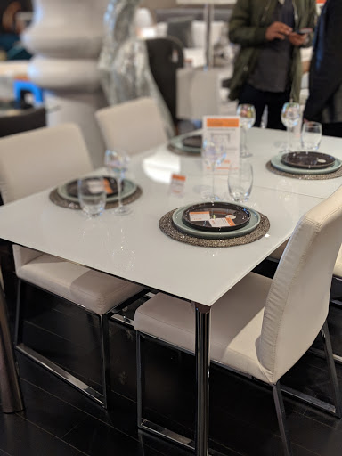 Furniture Store «Modani Furniture Chicago», reviews and photos, 1574 N Kingsbury St, Chicago, IL 60642, USA