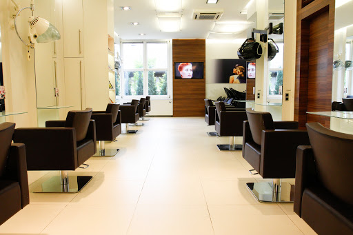 STURMAYR Coiffeure, Airport In Himmelreich