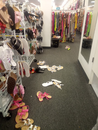 Clothing Store «Citi Trends», reviews and photos, 1501 Apple Ave, Muskegon, MI 49442, USA