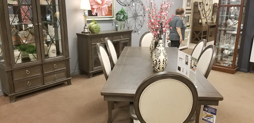 Furniture Store «Raymour & Flanigan Furniture and Mattress Store», reviews and photos, 110 S West End Blvd, Quakertown, PA 18951, USA