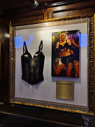 Restaurant «Hard Rock Cafe», reviews and photos, 333 Prospect St, Niagara Falls, NY 14303, USA