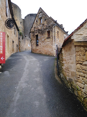 Parking bus chateau de castelnaud la chapelle à Castelnaud-la-Chapelle