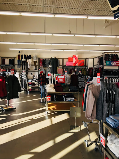 Clothing Store «Old Navy», reviews and photos, 141 Tuckahoe Rd, Sewell, NJ 08080, USA