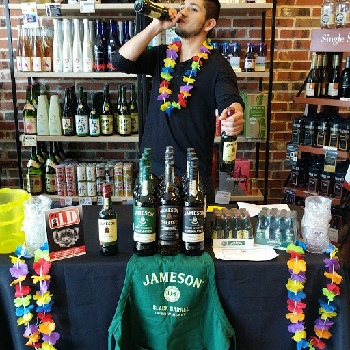 Wine Store «Red Gamay Wines & Liquors», reviews and photos, 45 Merrick Rd, Amityville, NY 11701, USA