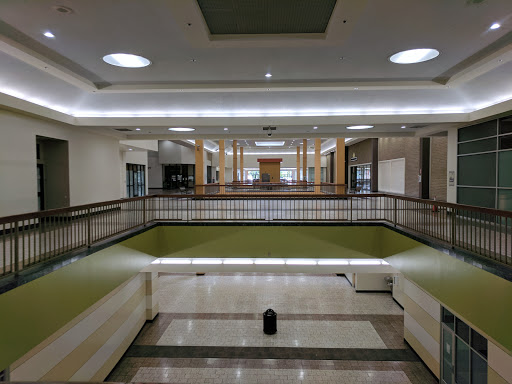 Shopping Mall «Eastmont Town Center», reviews and photos, 7200 Bancroft Ave # 2, Oakland, CA 94605, USA