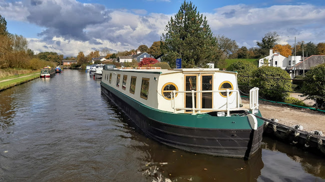 Lancaster Canal Cruises - Travel Agency
