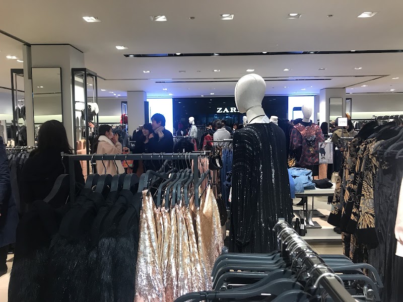Zara 渋谷宇田川町店 東京都渋谷区宇田川町 衣料品店 衣料品 グルコミ