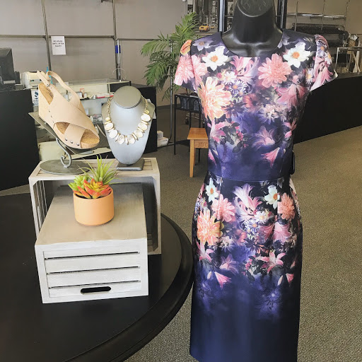 Consignment Shop «Wears Like New Consignment Shop», reviews and photos, 1207 Market St, Lemoyne, PA 17043, USA