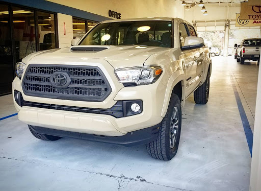 Auto Body Shop «Classic Collision of Sandy Springs», reviews and photos, 7475 Roswell Rd, Sandy Springs, GA 30328, USA