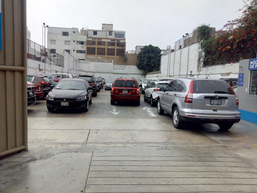 Estacionamiento Clinica Internacional - San Borja (Calmet)