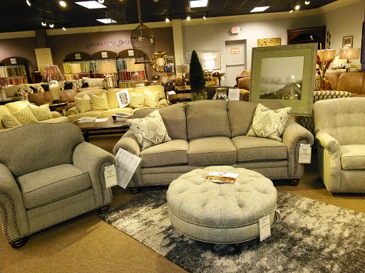 Furniture Store «Wayside Furniture», reviews and photos, 1367 Canton Rd, Akron, OH 44312, USA