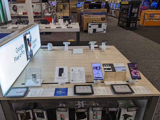 Electronics Store «Best Buy», reviews and photos, 700 N Edwards Blvd, Lake Geneva, WI 53147, USA
