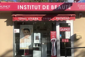 Institut Clin D'oeil Beauté image