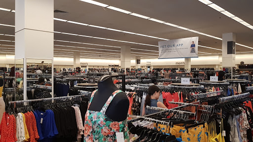 Department Store «Nordstrom Rack The Shops at Oak Brook Place», reviews and photos, 2155 22nd St, Oak Brook, IL 60523, USA