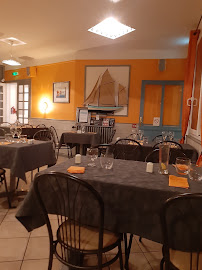 Atmosphère du Restaurant Hôtel de l'Atlantique à La Tranche-sur-Mer - n°3