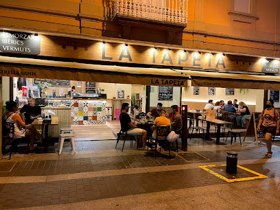 La Tapeta - Carrer de Sant Pere, 84, 17310 Lloret de Mar, Girona, Spain