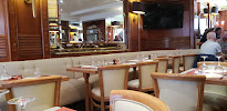 Atmosphère du Restaurant Brasserie l'Esmeralda à Paris - n°10