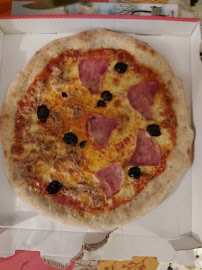 Salami du Pizzeria PIZZA DELOS Bio Besançon à Besançon - n°3