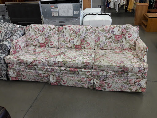 Thrift Store «99th & Camelback Goodwill Retail Store & Donation Center», reviews and photos, 10005 W Camelback Rd, Phoenix, AZ 85037, USA