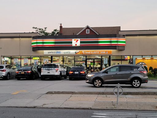 7-Eleven, 101-04 Metropolitan Ave, Forest Hills, NY 11375, USA, 